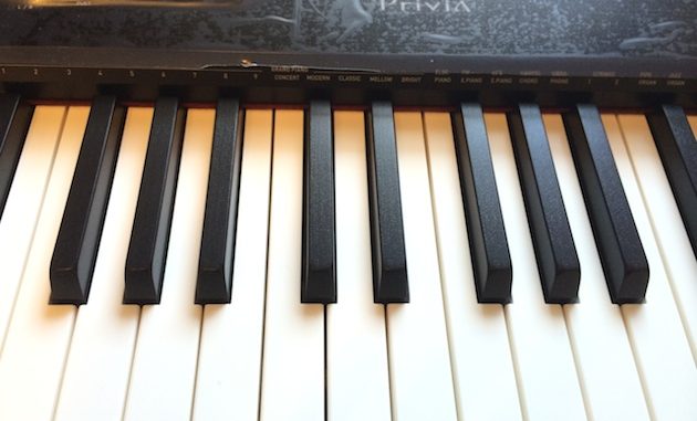 privia-PX-150-bk-01